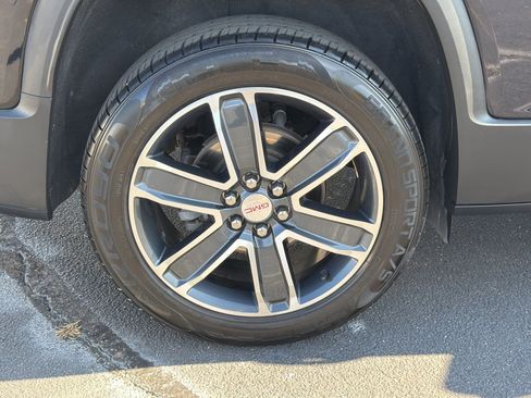 Used 2021 GMC Acadia SLT w/ Technology Package FWD image 34