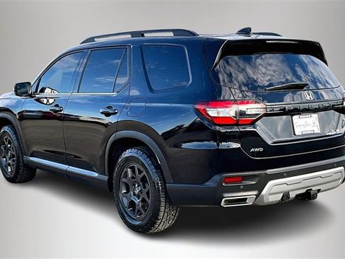 Used 2025 Honda Pilot Elite image 4