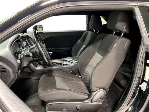 Used 2023 Dodge Challenger SXT w/ Blacktop Package image 32