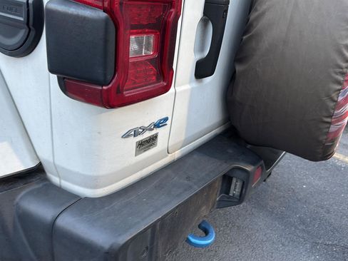 Used 2021 Jeep Wrangler Unlimited Sahara w/ Cold Weather Group image 6