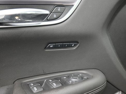 Used 2023 Cadillac XT6 Luxury image 18