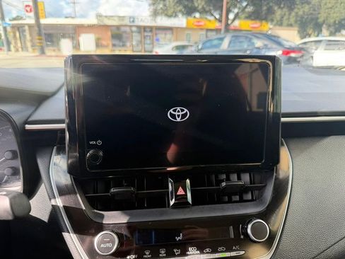 Used 2023 Toyota Corolla LE image 31