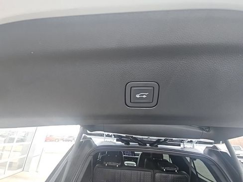 New 2026 Chevrolet Suburban High Country AWD/4WD image 28