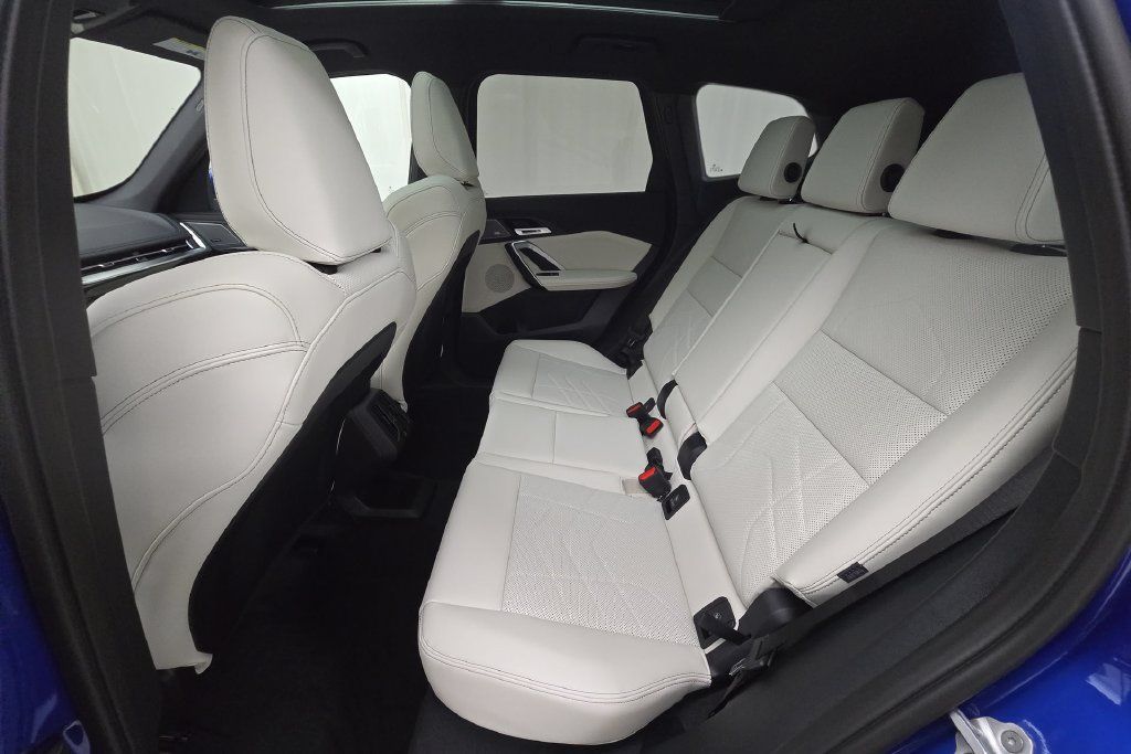 Used 2026 BMW X1 xDrive28i w/ M Sport Package AWD/4WD image 24