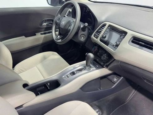 Used 2022 Honda HR-V LX image 11