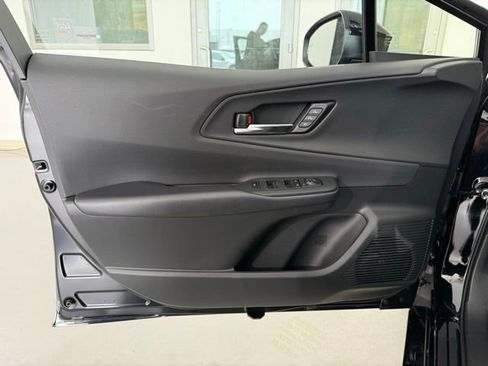 New 2025 Toyota Prius Plug-In Hybrid FWD image 30