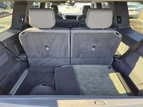 Used 2022 Rivian R1S Launch Edition image 27