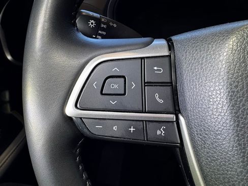 Used 2024 Toyota Grand Highlander XLE image 25