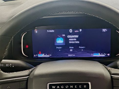 Used 2023 Jeep Wagoneer 2WD image 8