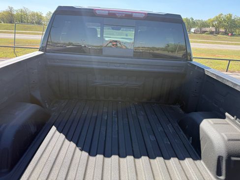 Used 2024 Chevrolet Silverado 1500 ZR2 w/ Technology Package AWD/4WD image 12