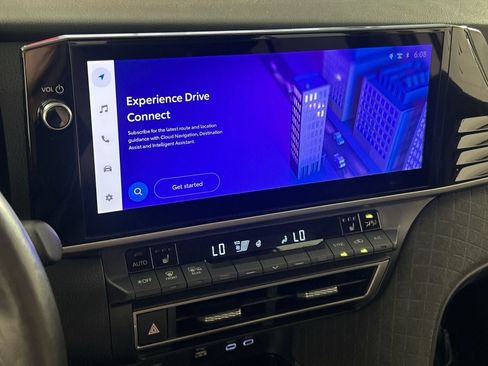 Used 2025 Toyota Camry XLE FWD image 17