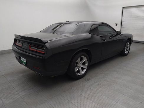 Used 2019 Dodge Challenger SXT RWD image 9