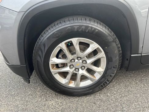 Used 2018 Chevrolet Traverse LS image 17