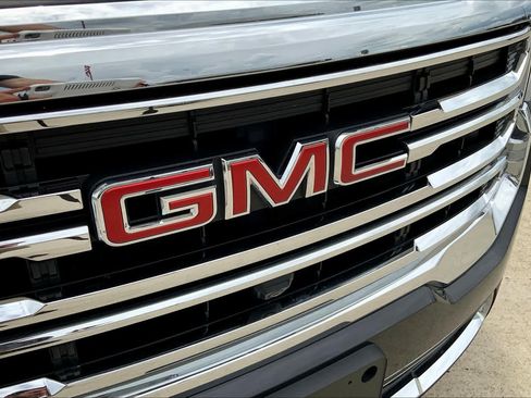 Used 2020 GMC Acadia SLT w/ Premium Package FWD image 30