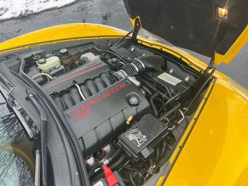 Used 2006 Chevrolet Corvette Coupe w/ Preferred Equipment Group image 25