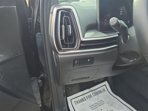 Used 2025 Kia Sorento S w/ Panoramic Sunroof Package image 13
