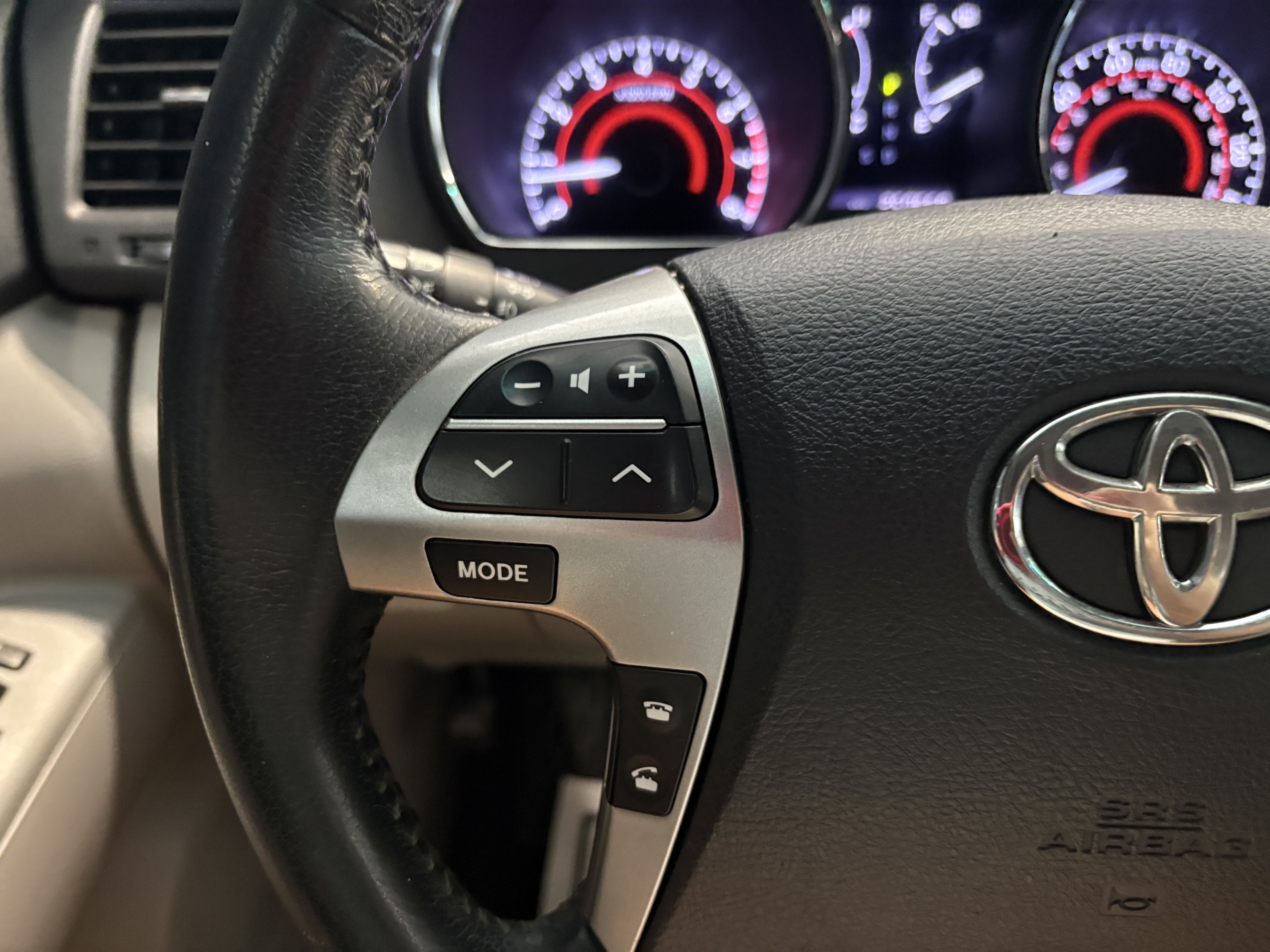 Used 2013 Toyota Highlander SE FWD image 21