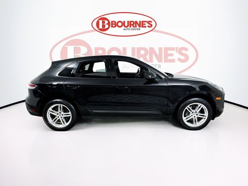 Used 2024 Porsche Macan image 13