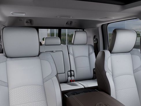 New 2026 RAM 2500 Laramie AWD/4WD image 26