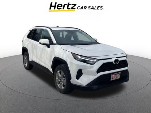 Used 2025 Toyota RAV4 XLE image 1