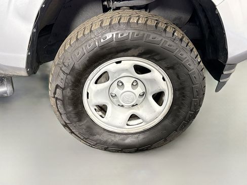 Used 2021 Toyota Tacoma SR image 31