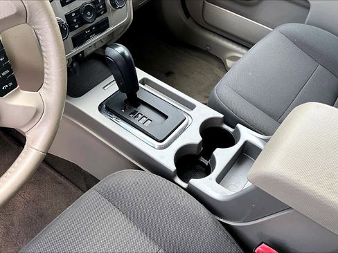 Used 2010 Ford Escape XLT image 15