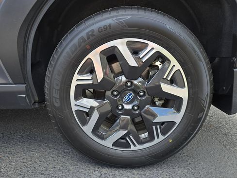 Certified 2025 Subaru Forester Premium AWD/4WD image 6