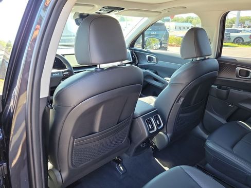 New 2026 Kia Sorento EX w/ EX Premium Package FWD image 17