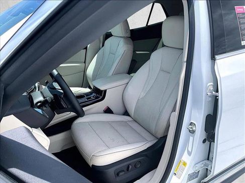 Used 2021 Buick Envision Essence FWD image 27