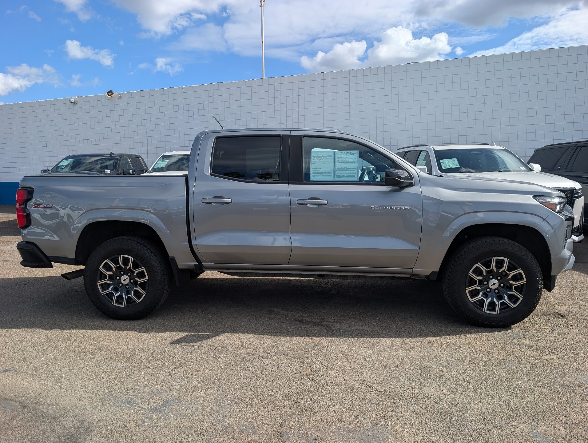 Used 2023 Chevrolet Colorado Z71 AWD/4WD image 7
