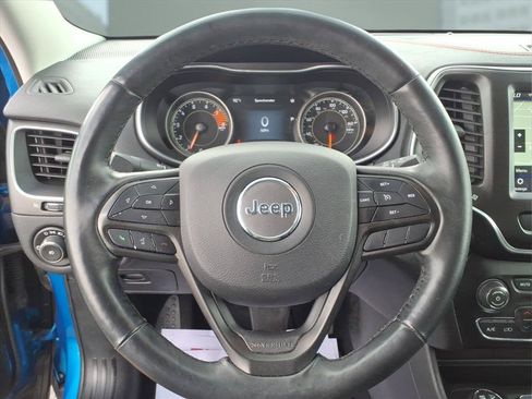 Used 2019 Jeep Cherokee Trailhawk w/ Cold Weather Group AWD/4WD image 12