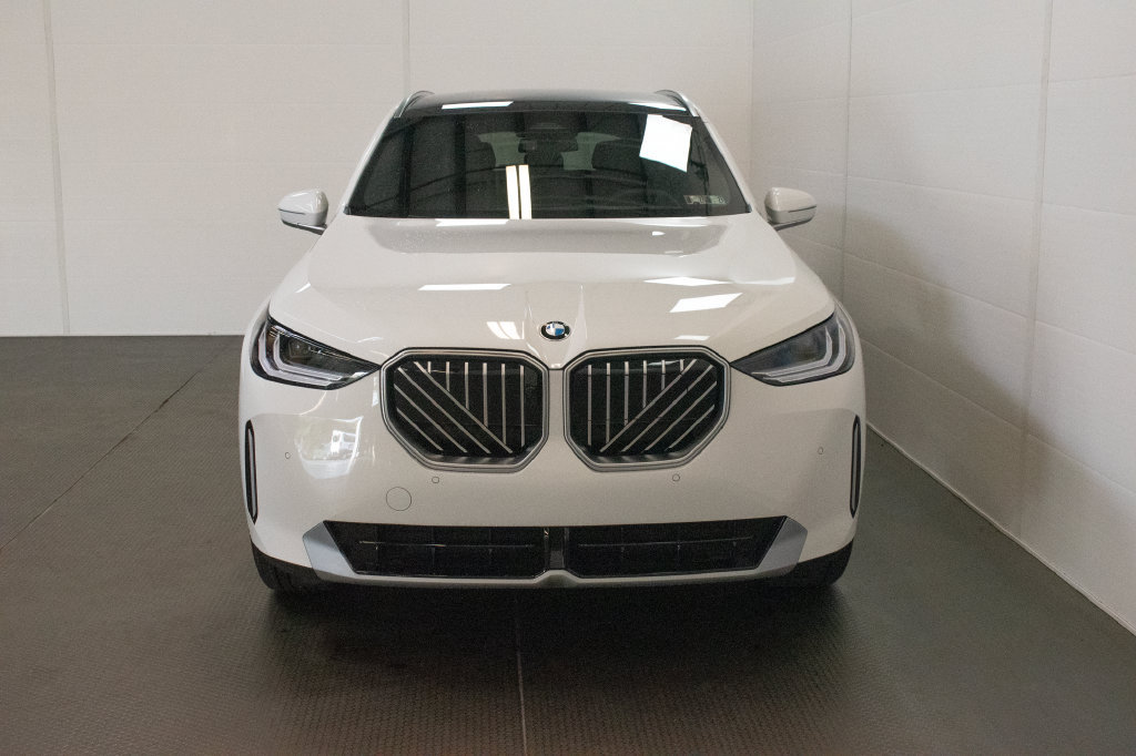 New 2026 BMW X3 xDrive30i w/ Premium Package AWD/4WD image 2