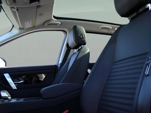 Used 2025 Land Rover Discovery Sport S image 35