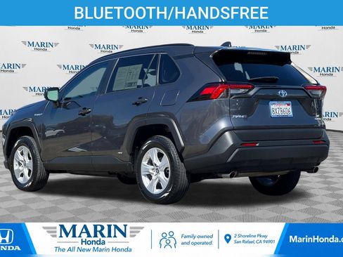 Used 2021 Toyota RAV4 LE w/ Carpet Mat Package (TMS) AWD/4WD image 5