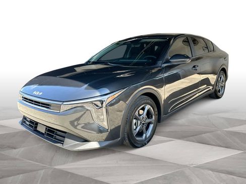Used 2025 Kia K4 FWD image 1