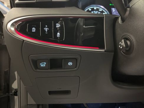 Used 2025 Genesis GV70 3.5T Sport image 12