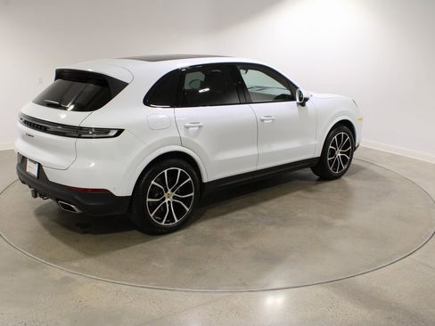 Used 2024 Porsche Cayenne image 5