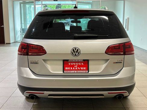 Used 2017 Volkswagen Golf Alltrack SEL AWD/4WD image 5