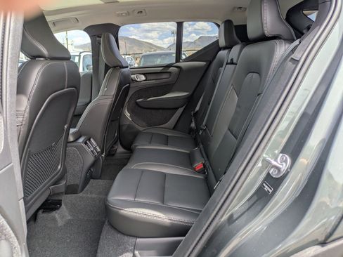 New 2026 Volvo XC40 B5 Ultra w/ Climate Package AWD/4WD image 15