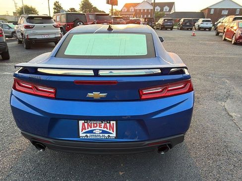 Used 2018 Chevrolet Camaro LT RWD image 9