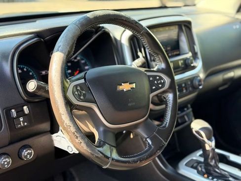 Used 2022 Chevrolet Colorado LT w/ LT Convenience Package AWD/4WD image 9