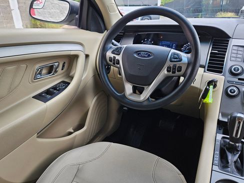 Used 2019 Ford Taurus SE FWD image 9