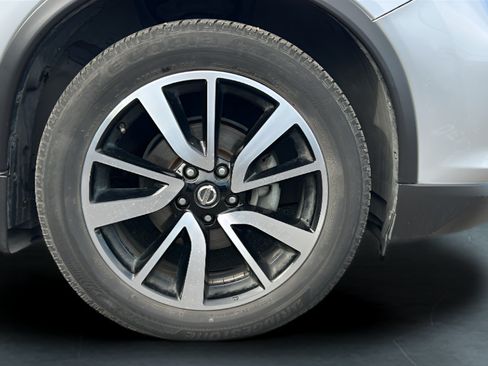 Used 2020 Nissan Rogue SL AWD/4WD image 32