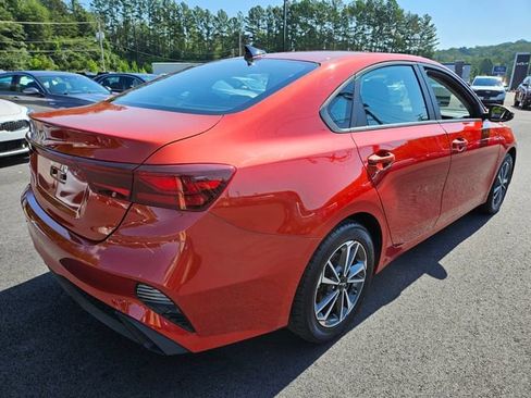 Used 2023 Kia Forte LXS w/ LXS Technology Package FWD image 7