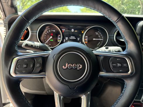 Used 2022 Jeep Wrangler Unlimited Rubicon 4xe w/ Cold Weather Group AWD/4WD image 26