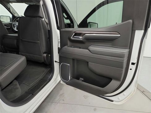 Used 2025 GMC Sierra 1500 SLT image 40