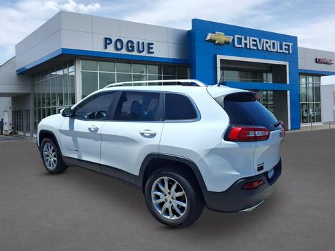 Used 2018 Jeep Cherokee Limited w/ Luxury Group AWD/4WD image 3