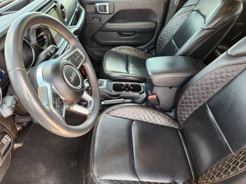 Used 2023 Jeep Gladiator Overland AWD/4WD image 21
