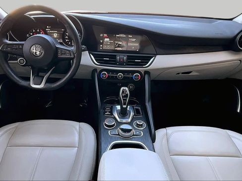 Used 2020 Alfa Romeo Giulia w/ Cold Weather Package RWD image 14