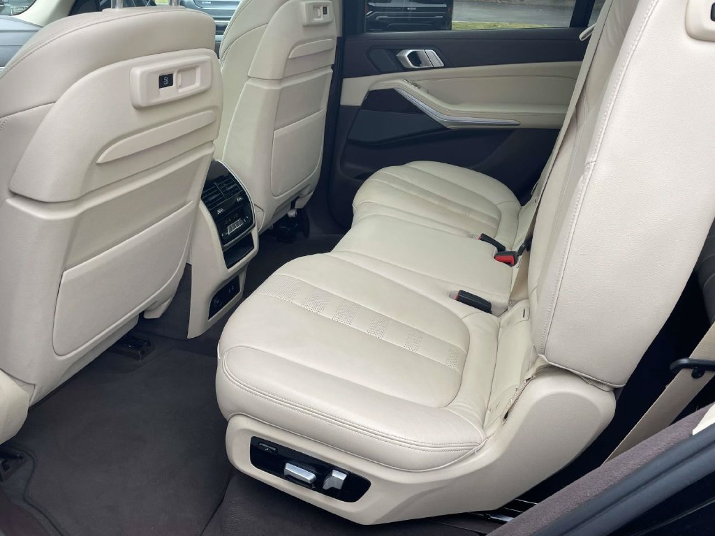 Used 2019 BMW X7 xDrive40i w/ Premium Package AWD/4WD image 9